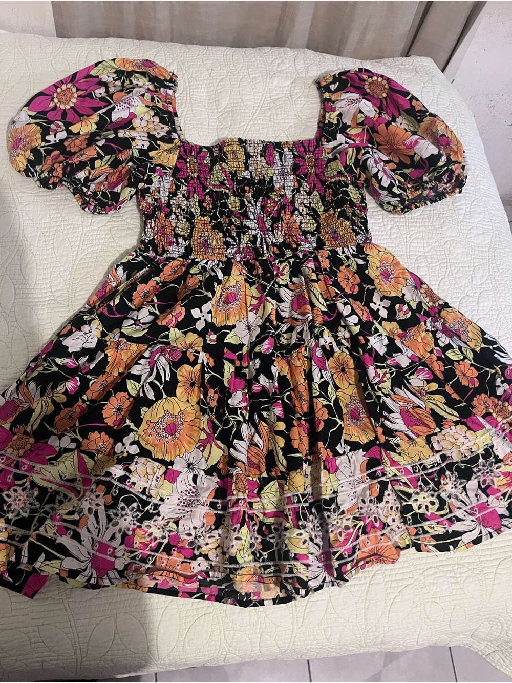 Forever 21 Black Floral Puff Sleeve Smocked Dress Size M Petite